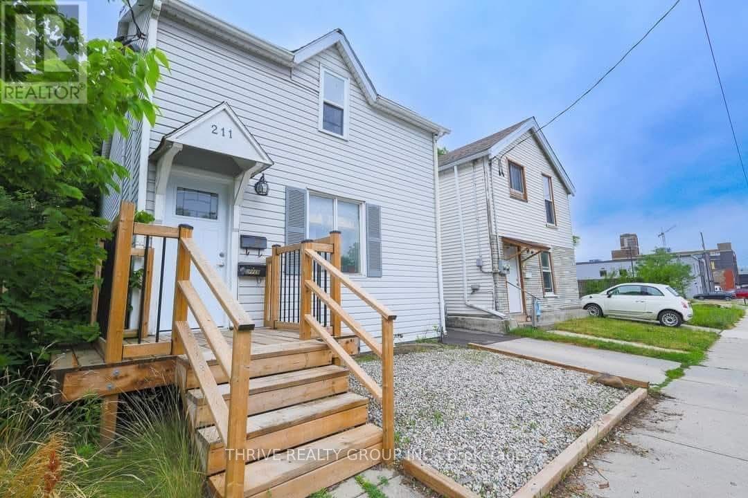 211 Clarence Street, London, Ontario  N6B 2J9 - Photo 1 - X12015345