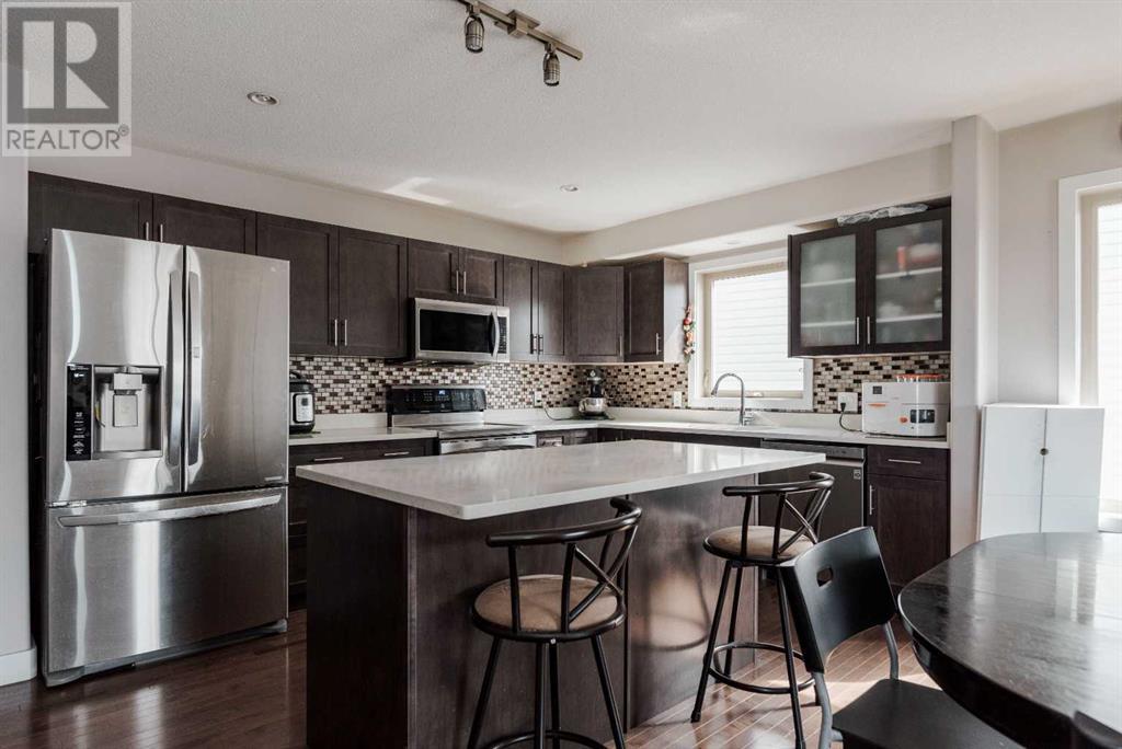Property at 410 Grosbeak Way image 3