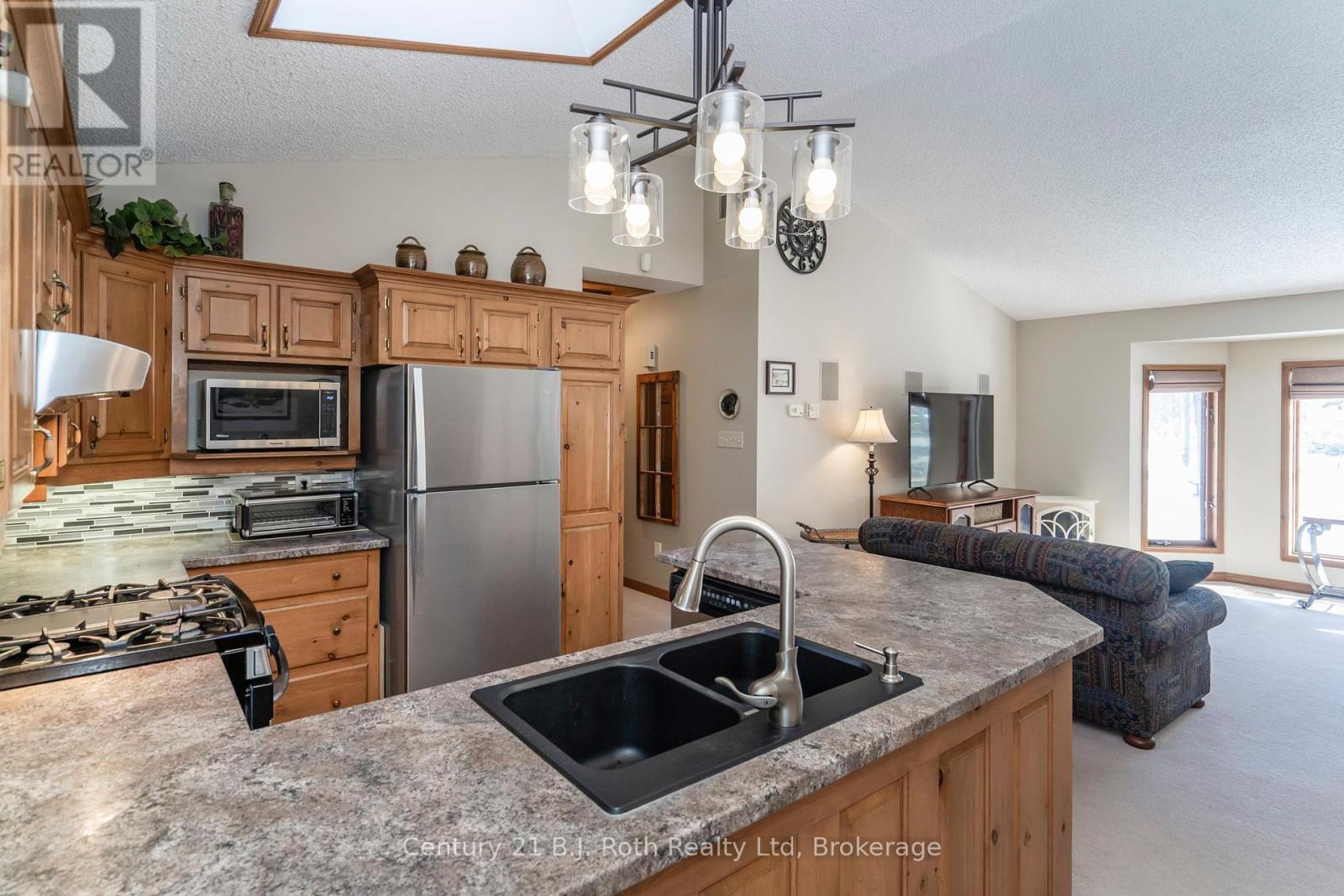100 Tall Pines Drive, Tiny, Ontario  L9M 0H4 - Photo 9 - S12015405