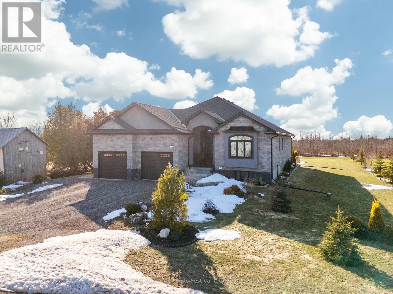 43 Sydenham Street S, Ashfield-Colborne-Wawanosh, Ontario  N7A 3X9 - Photo 2 - X12015473