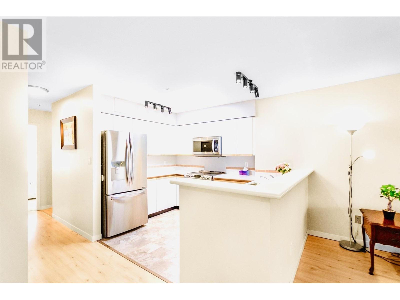 Ph2 668 W 16th Avenue, Vancouver, British Columbia  V5Z 1S6 - Photo 3 - R2975905