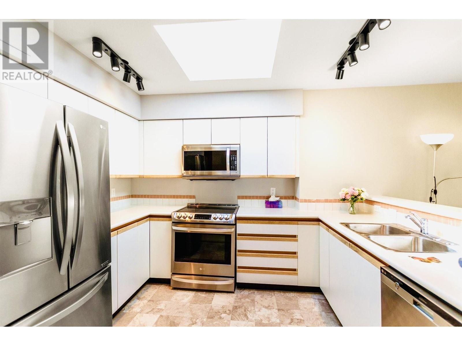 Ph2 668 W 16th Avenue, Vancouver, British Columbia  V5Z 1S6 - Photo 9 - R2975905