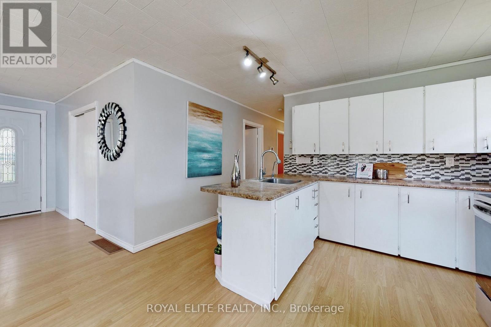 3965 Hilltop Road, Ramara, Ontario  L3V 6H7 - Photo 13 - S12015433