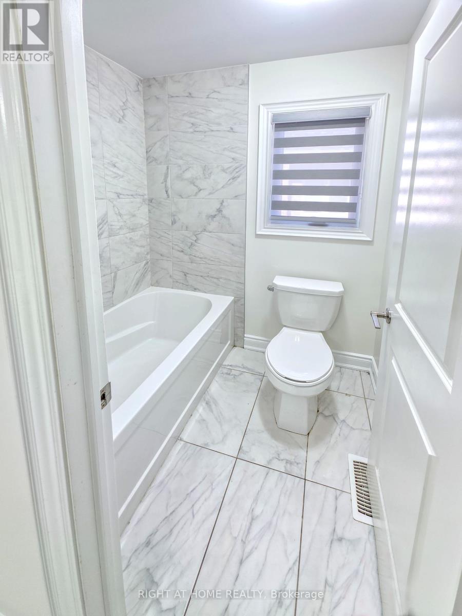 12 Ixworth Circle, Brampton, Ontario  L6Y 6J8 - Photo 14 - W12015367
