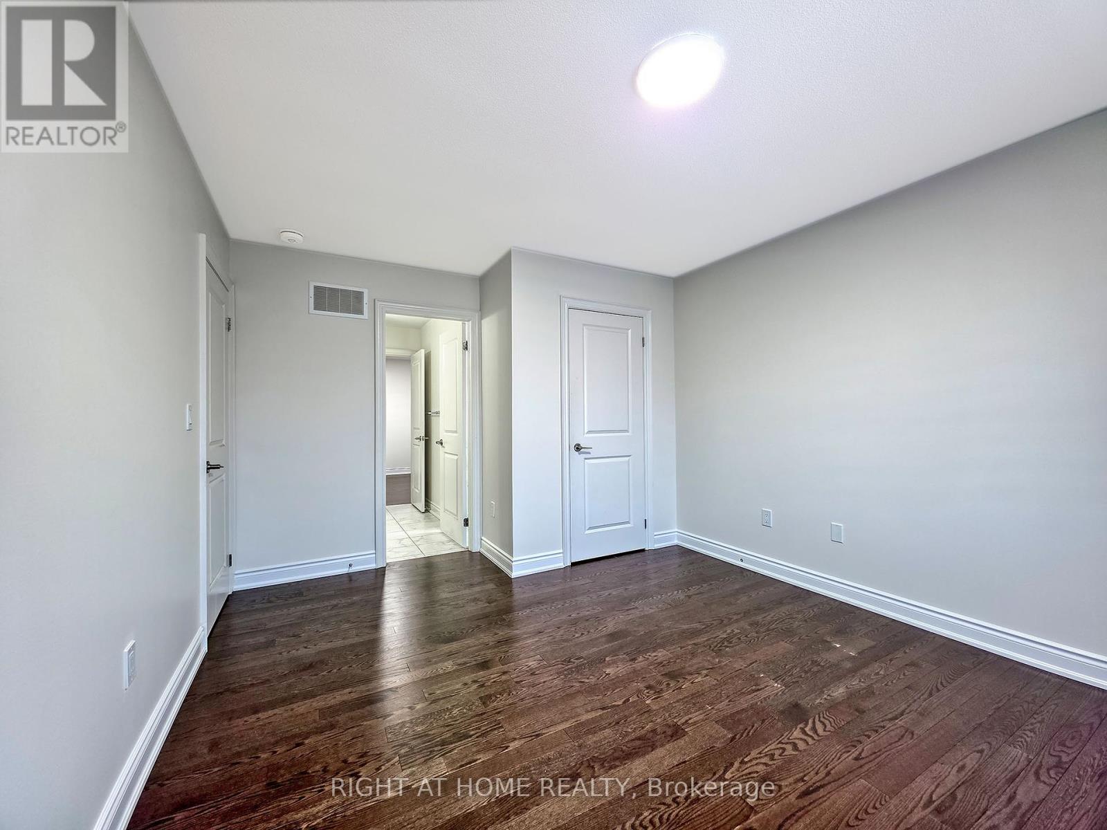 12 Ixworth Circle, Brampton, Ontario  L6Y 6J8 - Photo 9 - W12015367