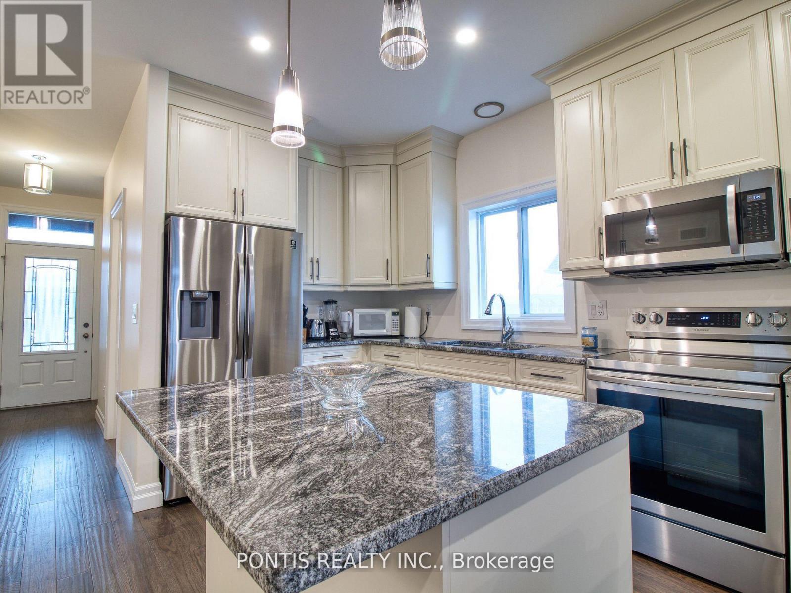 41 Sleepy Meadow Drive, Chatham-Kent, Ontario  N0P 1A0 - Photo 7 - X12015346