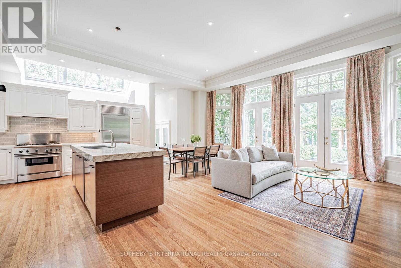 88 South Drive, Toronto, Ontario  M4W 1R6 - Photo 15 - C12015463