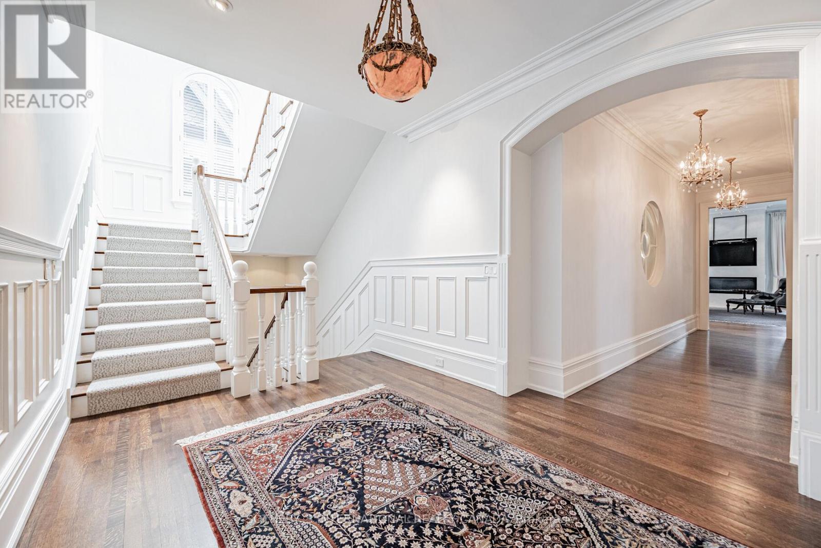 88 South Drive, Toronto, Ontario  M4W 1R6 - Photo 16 - C12015463