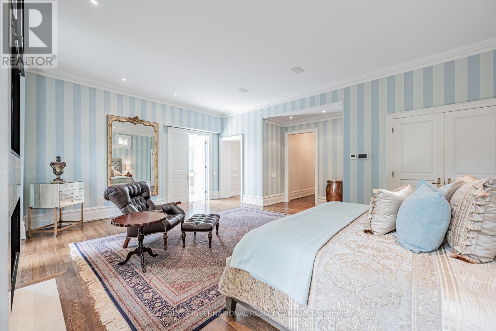 88 South Drive, Toronto, Ontario  M4W 1R6 - Photo 22 - C12015463