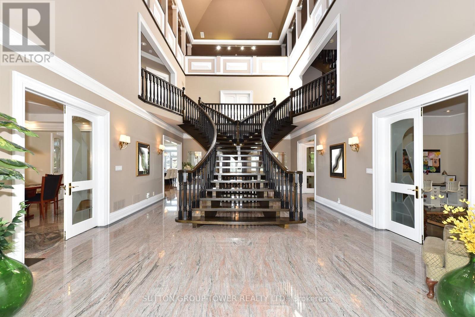 Property at 71 DELIA PLACE image 3