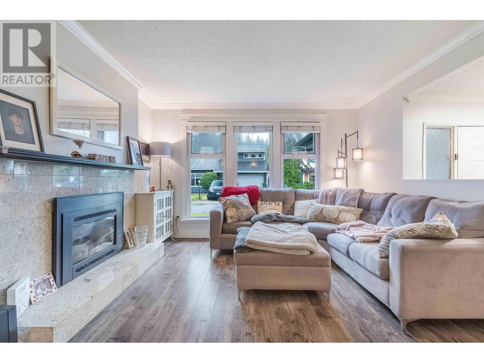 1889 Bluff Way, Coquitlam, British Columbia  V3E 1J3 - Photo 4 - R2976861