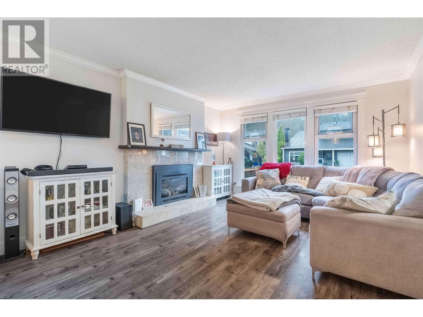 1889 Bluff Way, Coquitlam, British Columbia  V3E 1J3 - Photo 2 - R2976861