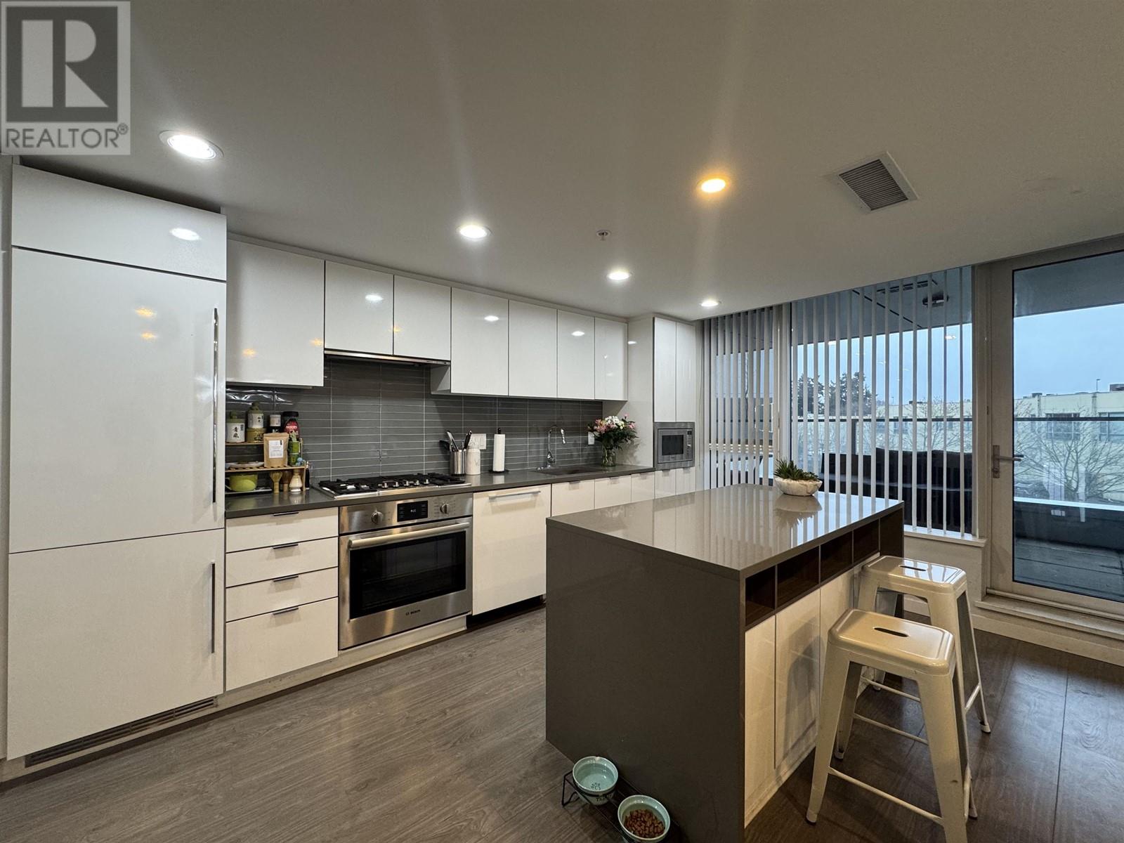 Listing Picture 3 of 25 : 302 3331 BROWN ROAD, Richmond / 烈治文 - 魯藝地產 Yvonne Lu Group - MLS Medallion Club Member