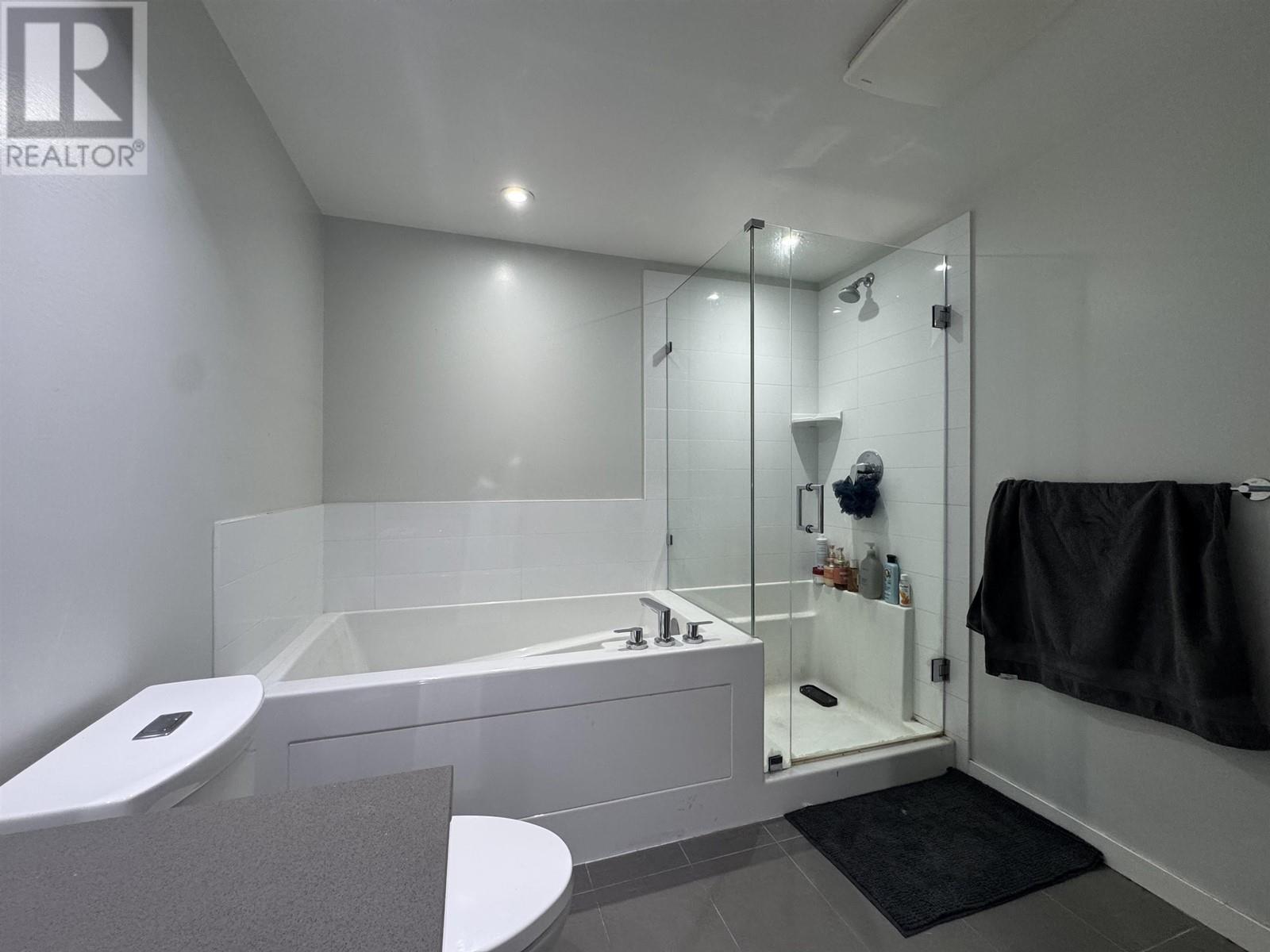 Listing Picture 7 of 25 : 302 3331 BROWN ROAD, Richmond / 烈治文 - 魯藝地產 Yvonne Lu Group - MLS Medallion Club Member