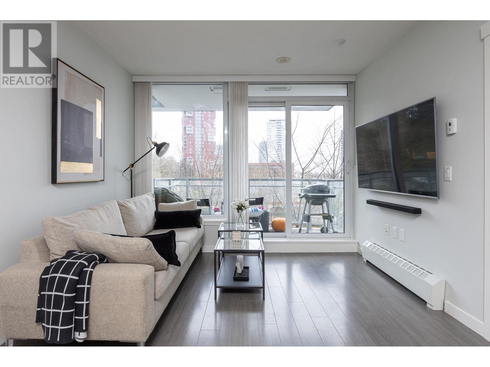 Listing Picture 9 of 40 : 301 3281 E KENT AVENUE NORTH, Vancouver / 溫哥華 - 魯藝地產 Yvonne Lu Group - MLS Medallion Club Member