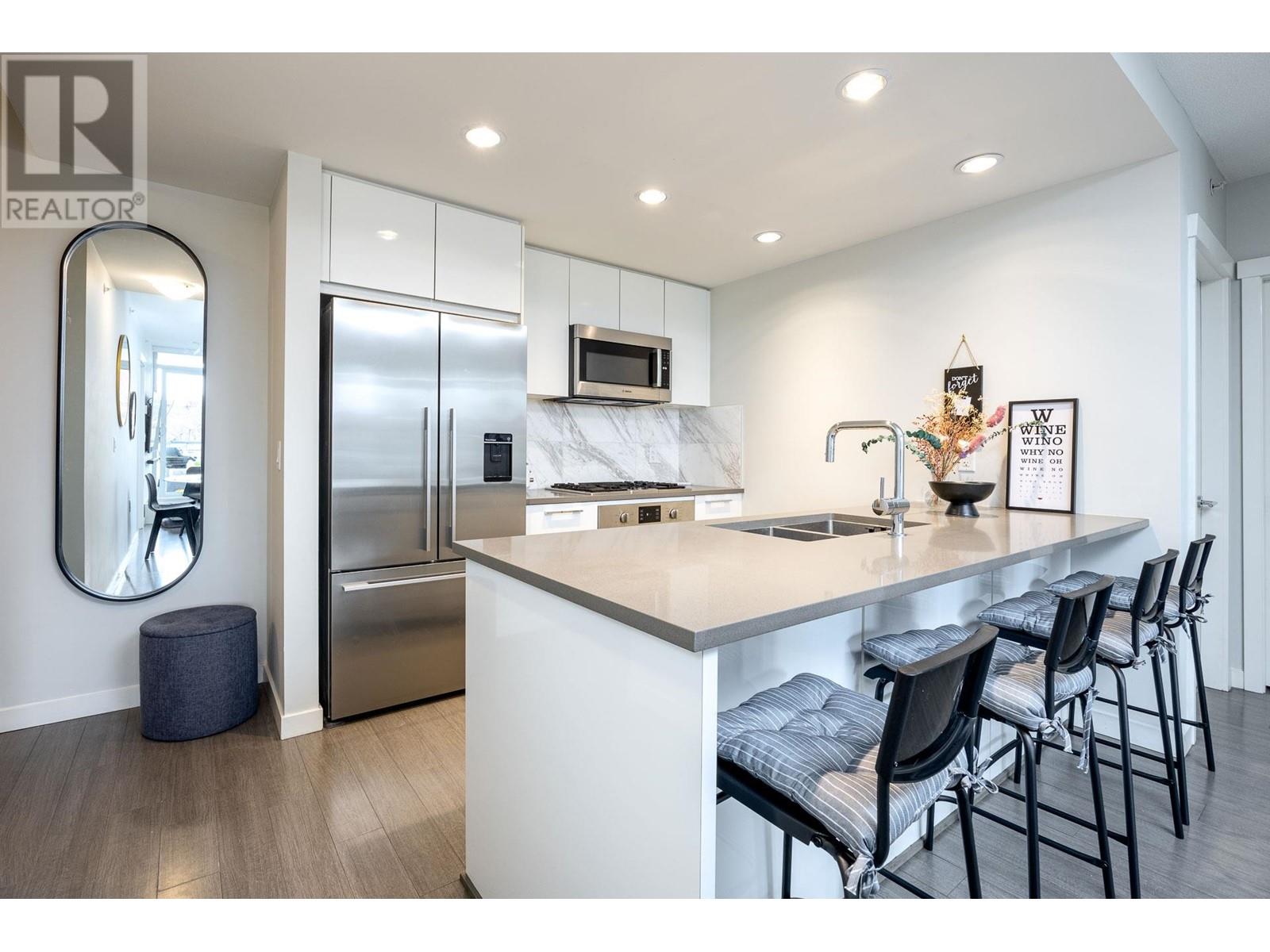 Listing Picture 6 of 40 : 301 3281 E KENT AVENUE NORTH, Vancouver / 溫哥華 - 魯藝地產 Yvonne Lu Group - MLS Medallion Club Member