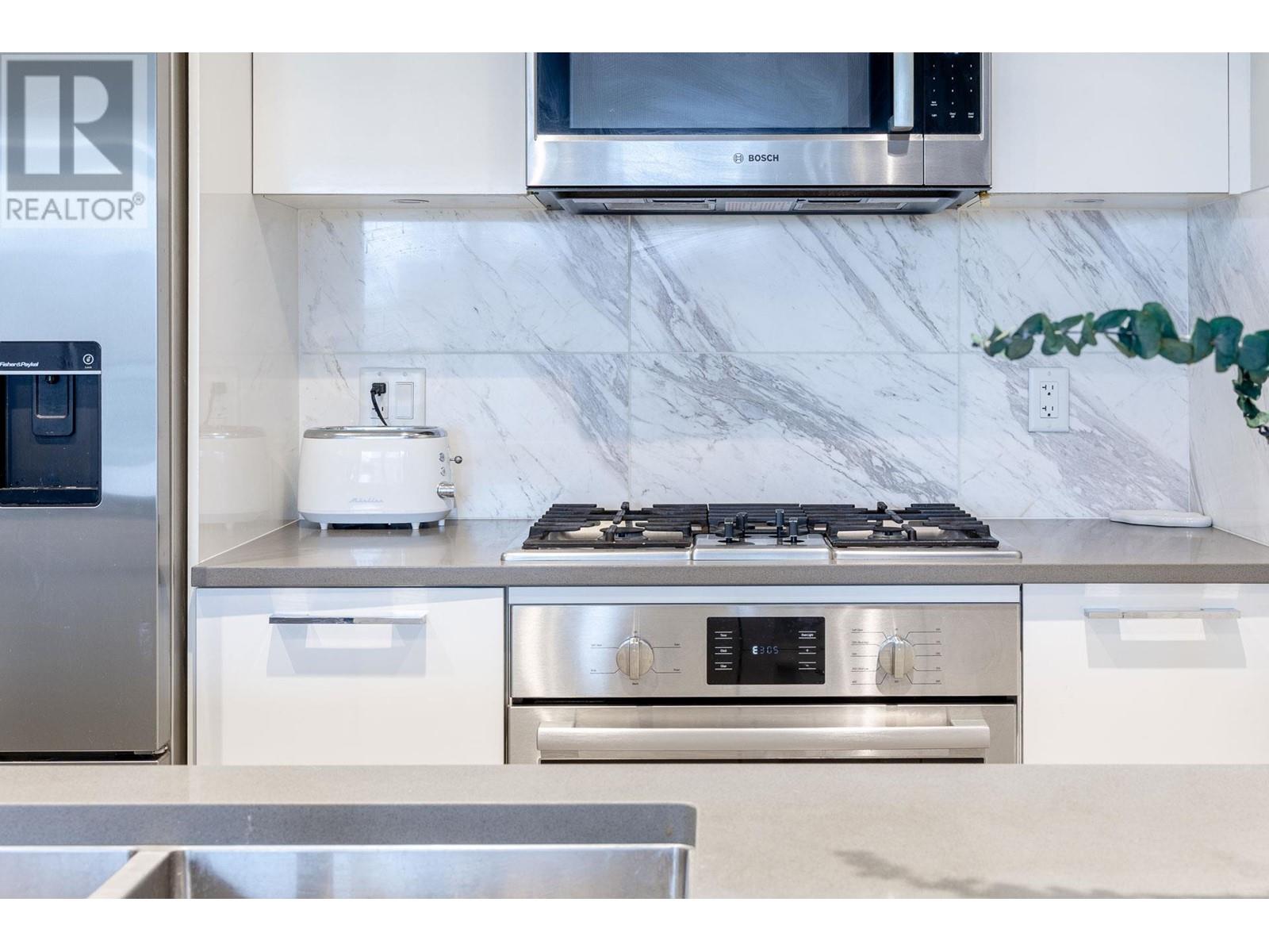 Listing Picture 3 of 40 : 301 3281 E KENT AVENUE NORTH, Vancouver / 溫哥華 - 魯藝地產 Yvonne Lu Group - MLS Medallion Club Member