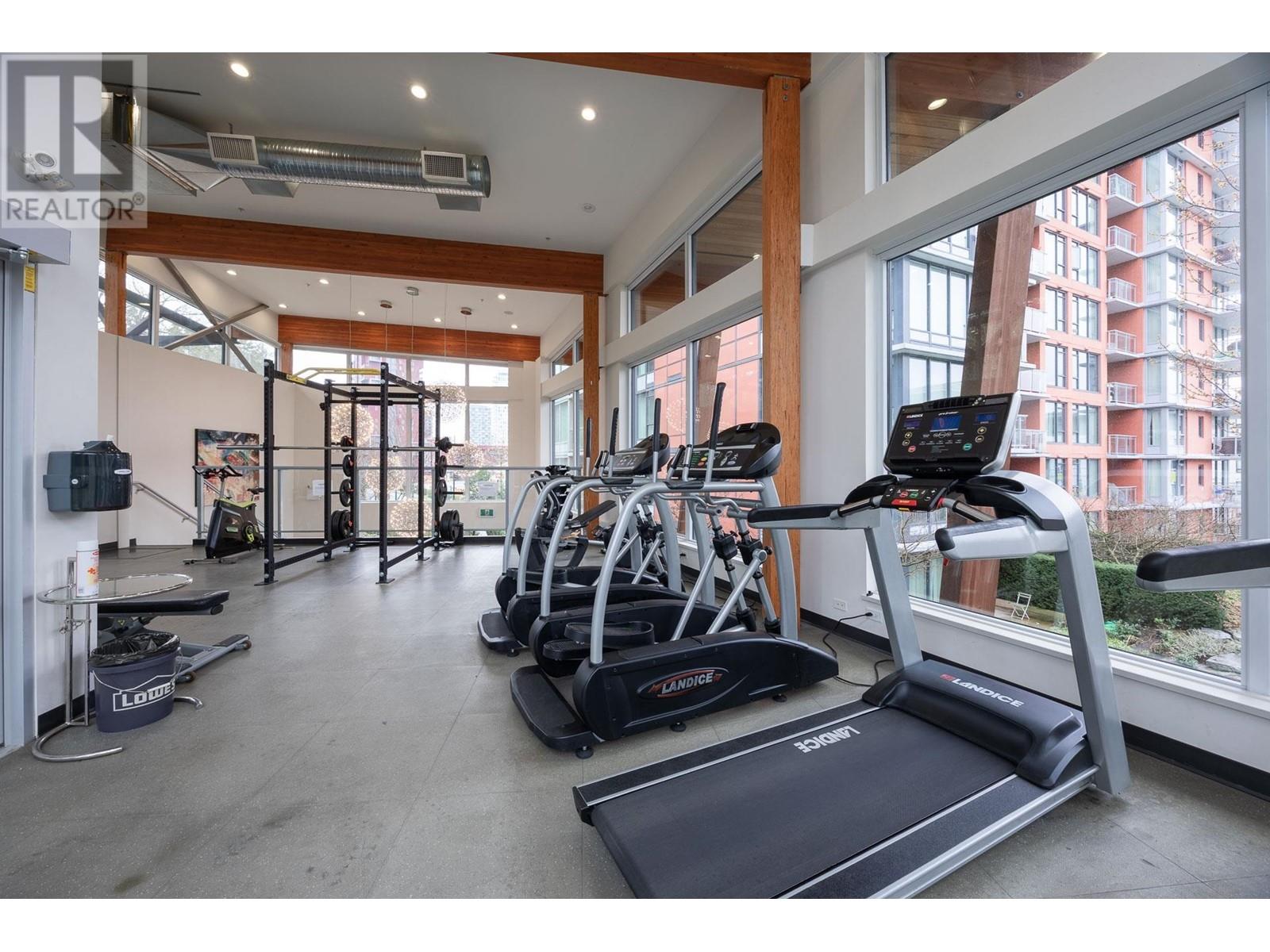 Listing Picture 34 of 40 : 301 3281 E KENT AVENUE NORTH, Vancouver / 溫哥華 - 魯藝地產 Yvonne Lu Group - MLS Medallion Club Member