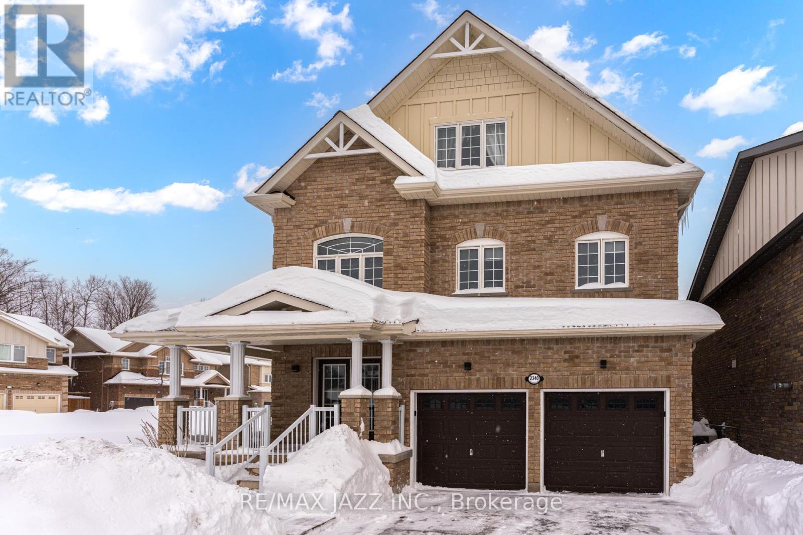Property at 2340 WHITEWOOD CRESCENT image 1