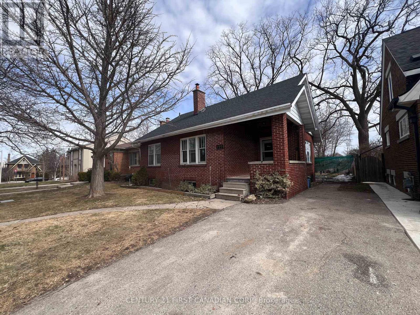 Photo 4 of 7 for 122 Windsor Crescent