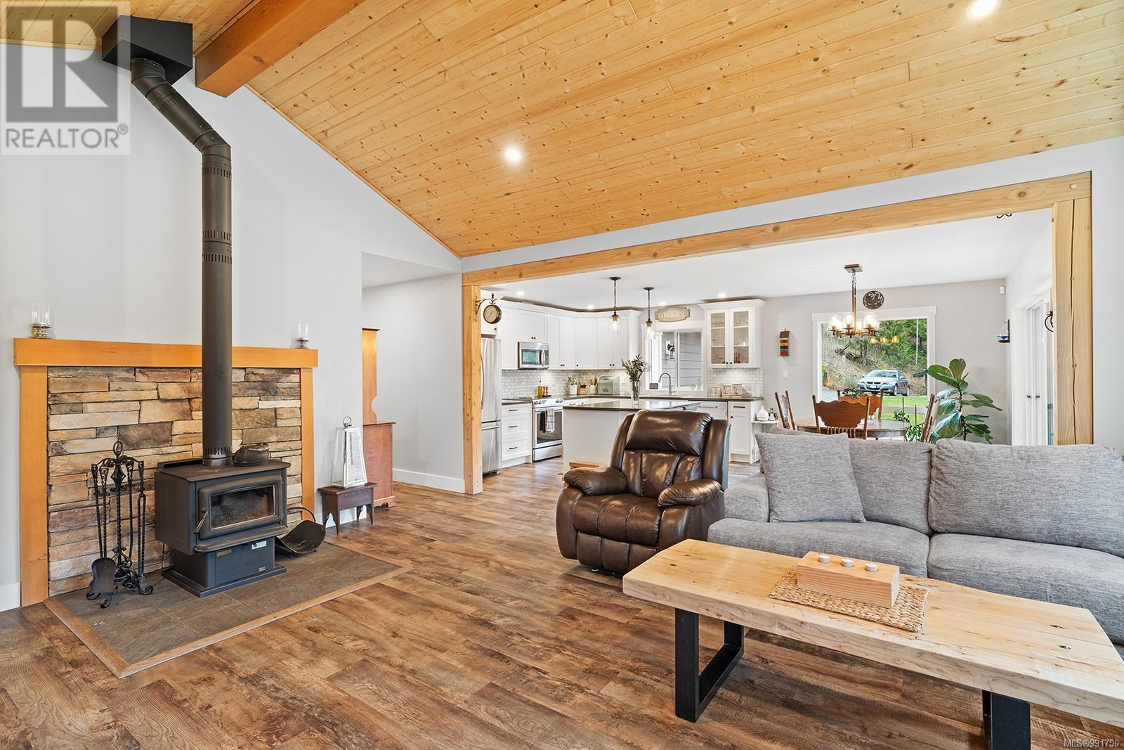 Property at 1065 Spider Lake Rd image 4