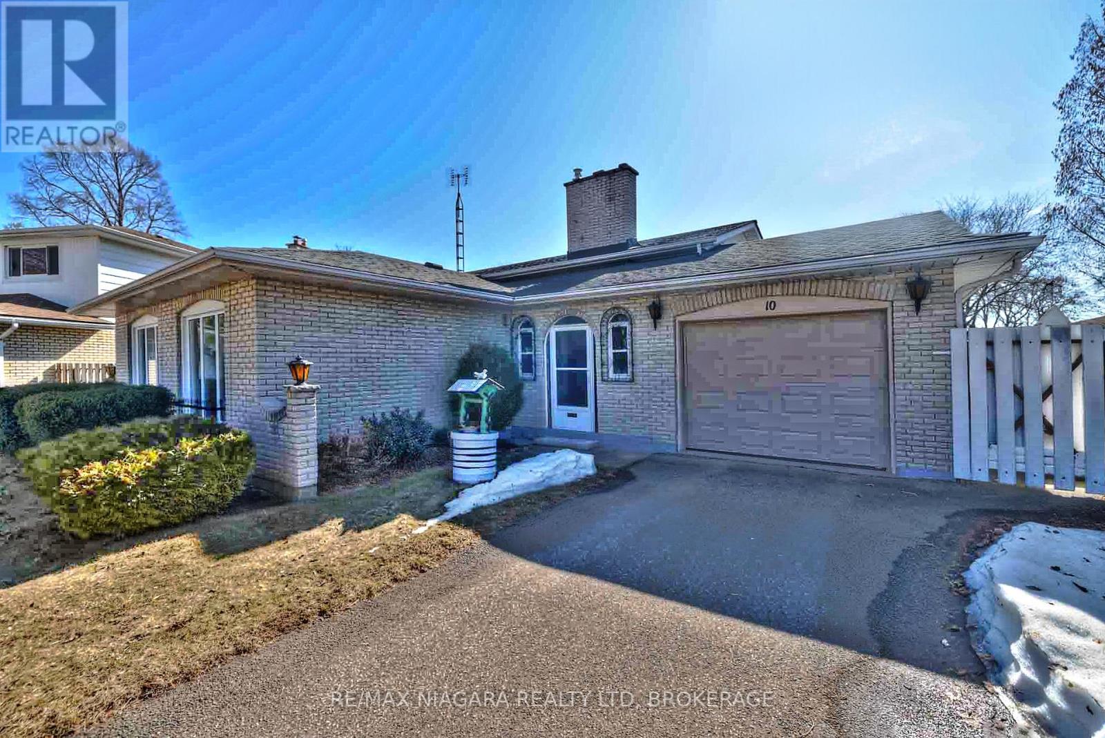 Property at 10 HARBOUR HEIGHTS LANE image 2