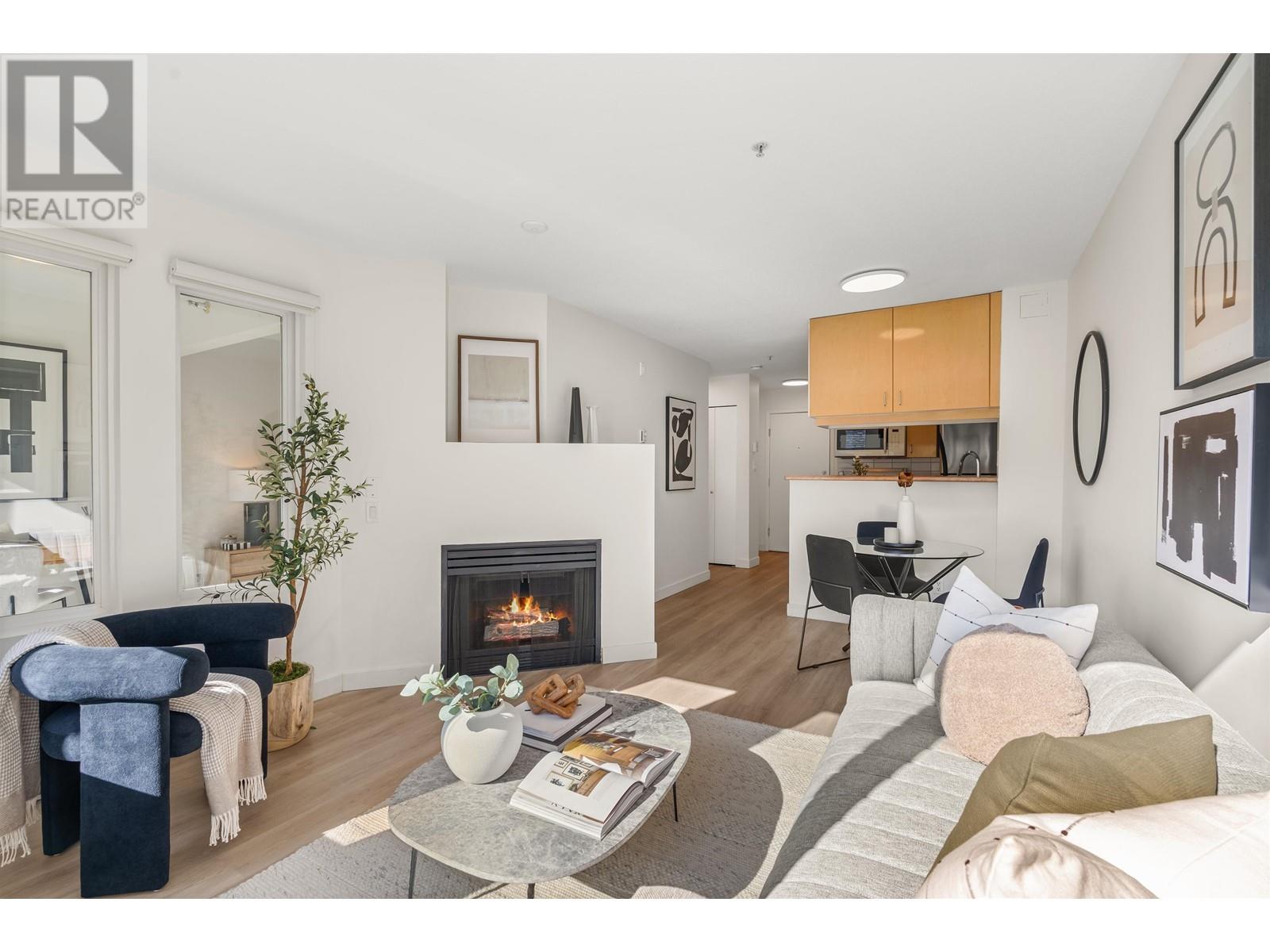 204 2680 W 4TH AVENUE, Vancouver