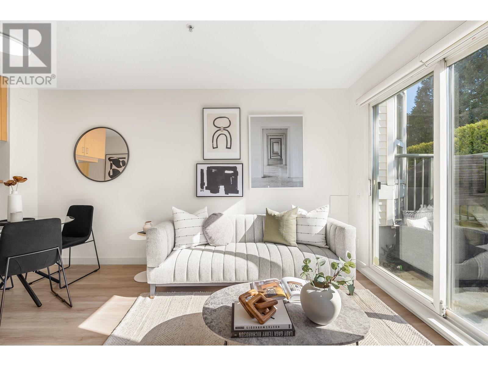 Listing Picture 3 of 17 : 204 2680 W 4TH AVENUE, Vancouver / 溫哥華 - 魯藝地產 Yvonne Lu Group - MLS Medallion Club Member