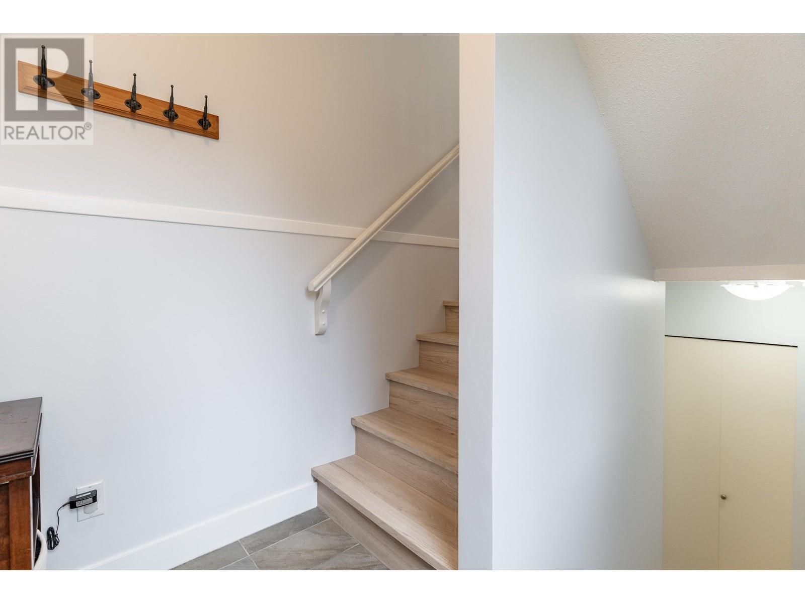 Listing Picture 4 of 40 : 28 8533 CUMBERLAND PLACE, Burnaby / 本拿比 - 魯藝地產 Yvonne Lu Group - MLS Medallion Club Member