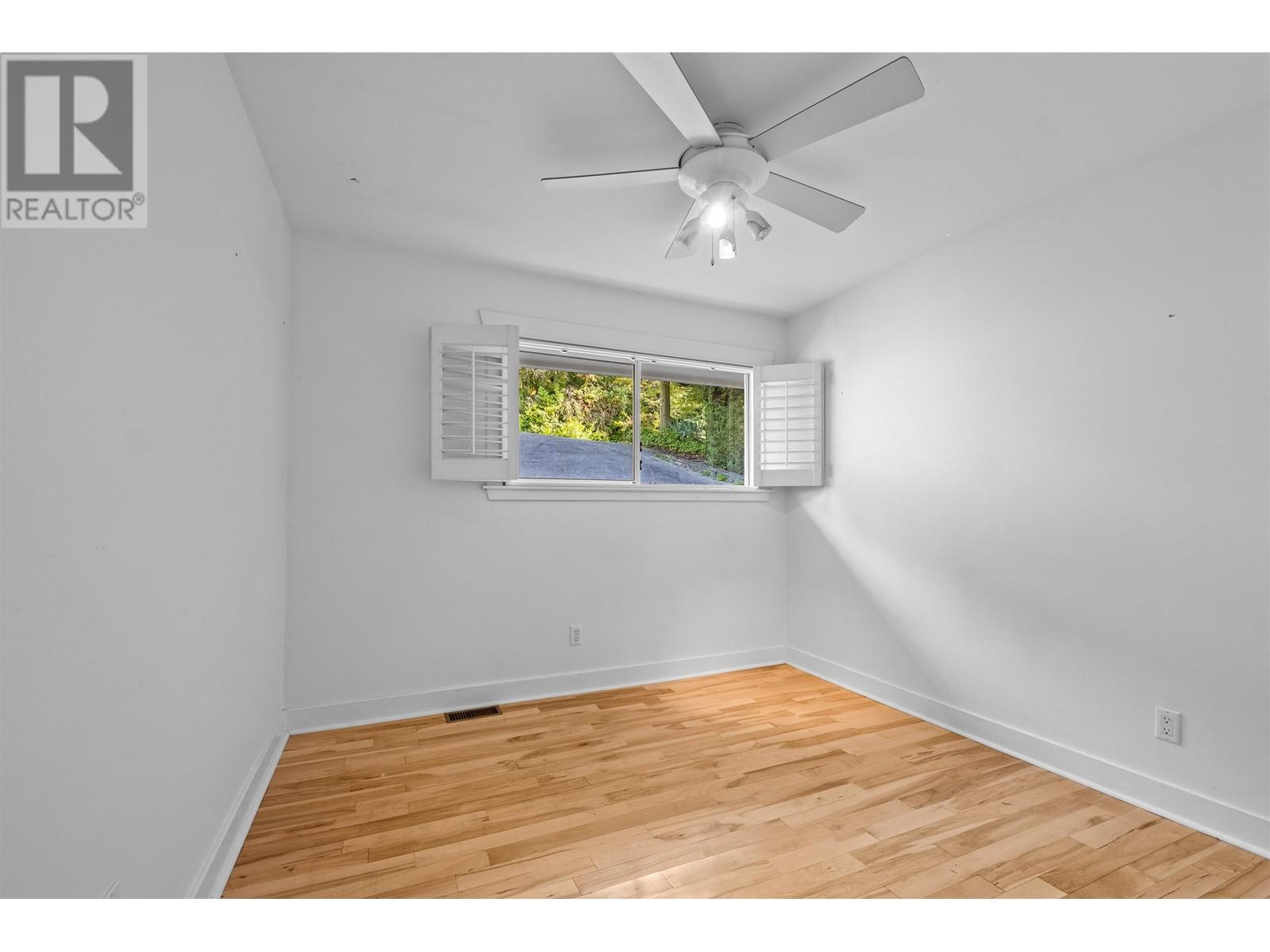 353 Newdale Court, North Vancouver, British Columbia  V7N 3H3 - Photo 18 - R2977037