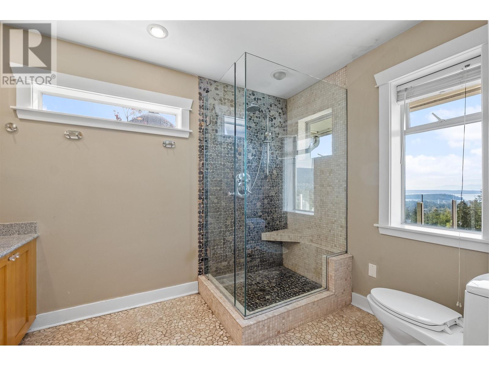 353 Newdale Court, North Vancouver, British Columbia  V7N 3H3 - Photo 22 - R2977037