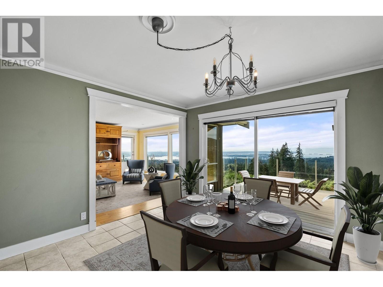 353 Newdale Court, North Vancouver, British Columbia  V7N 3H3 - Photo 5 - R2977037