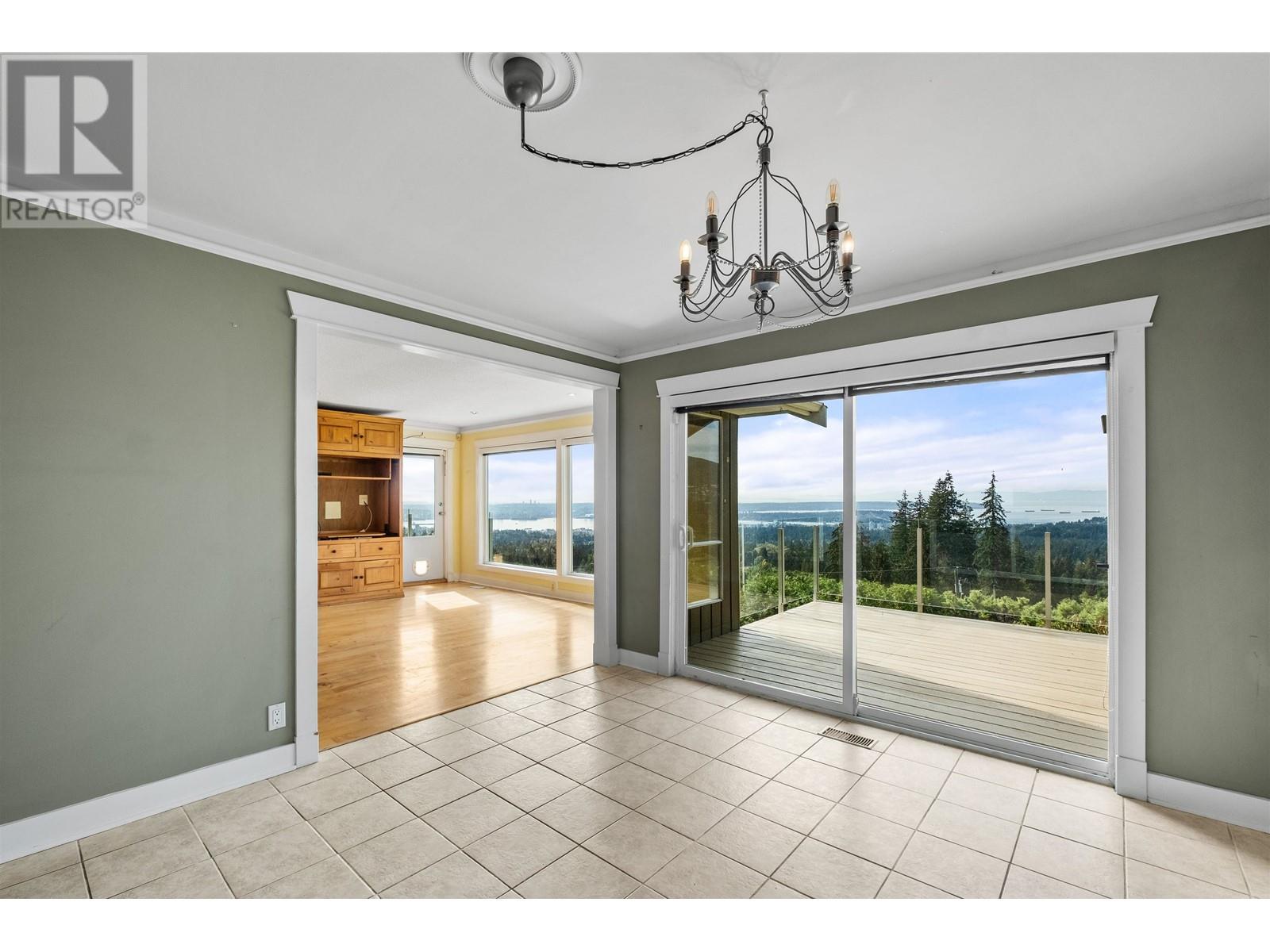 353 Newdale Court, North Vancouver, British Columbia  V7N 3H3 - Photo 9 - R2977037