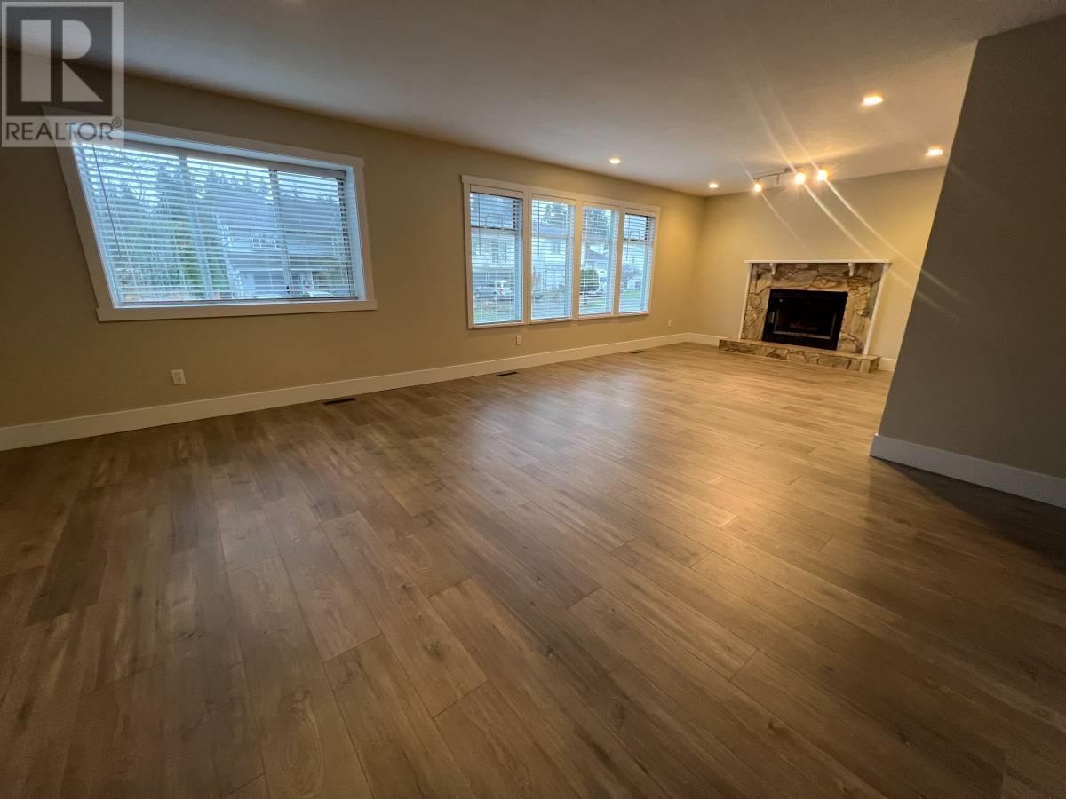 Upper Level 24471 Streng Avenue, Maple Ridge, British Columbia  V2X 0B2 - Photo 2 - R2977015