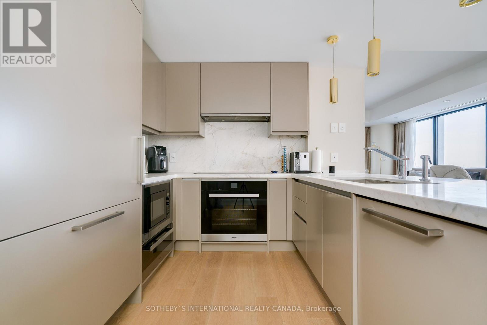 3001 - 200 Cumberland Street, Toronto, Ontario  M5R 0B7 - Photo 4 - C12015504