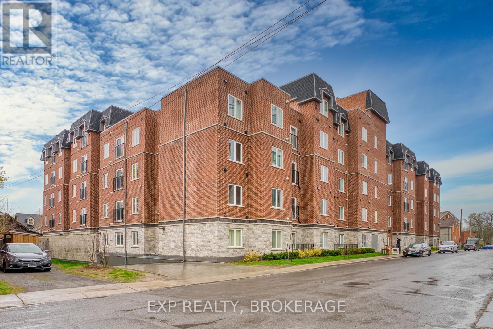 Property at 405 - 501 FRONTENAC STREET image 1