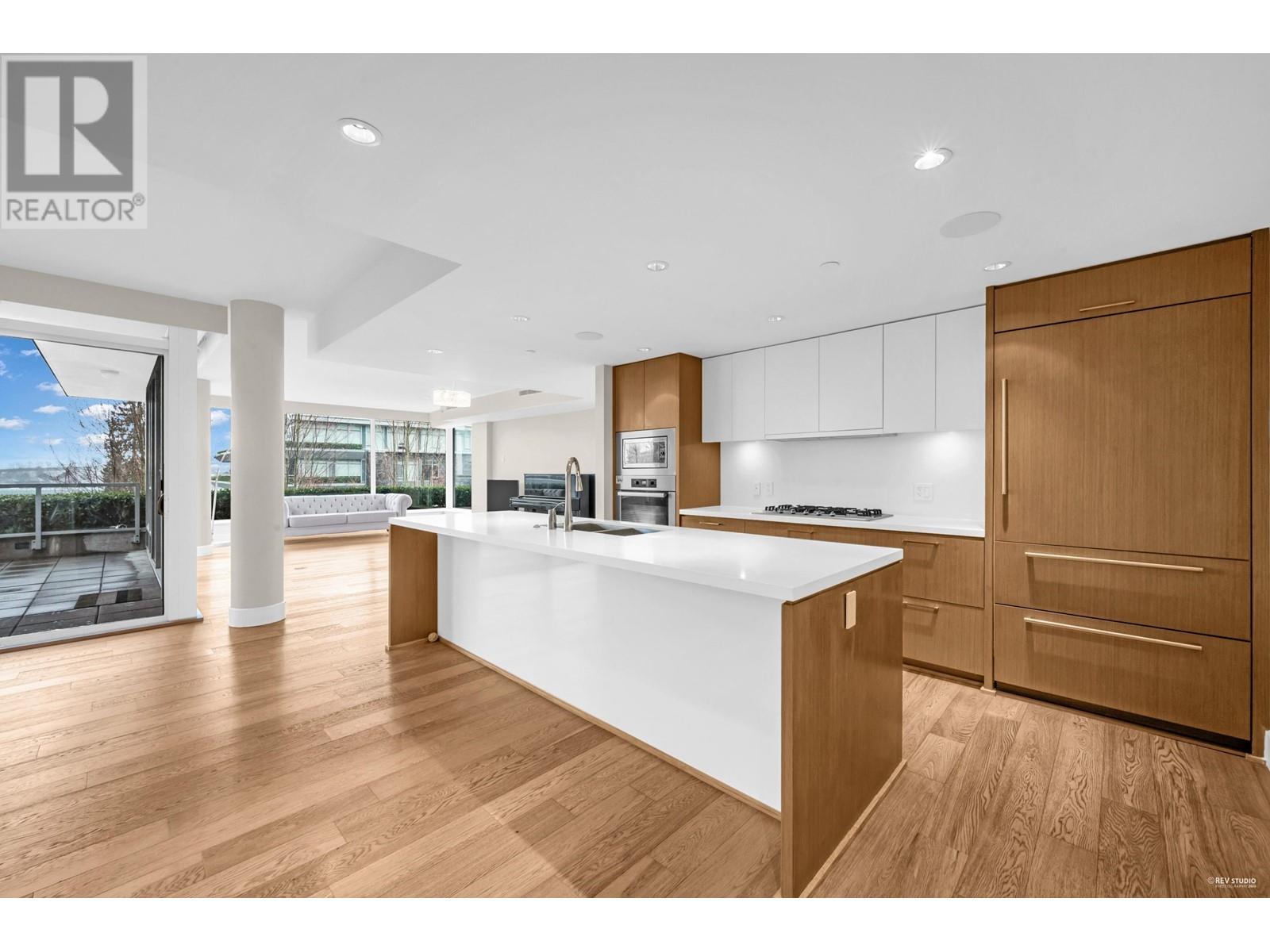 202 908 Keith Road, West Vancouver, British Columbia  V7T 1M3 - Photo 6 - R2976886