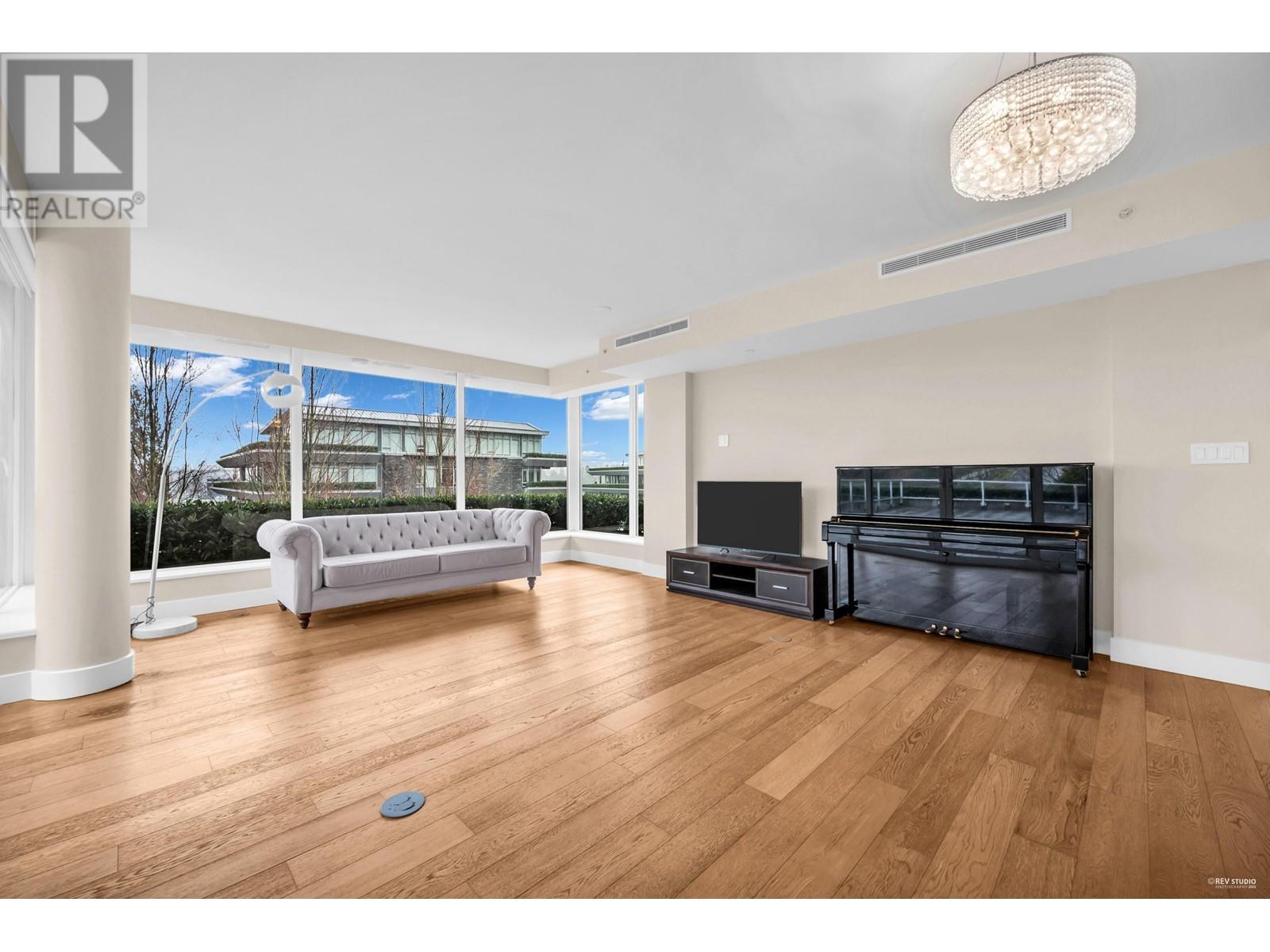 202 908 Keith Road, West Vancouver, British Columbia  V7T 1M3 - Photo 5 - R2976886