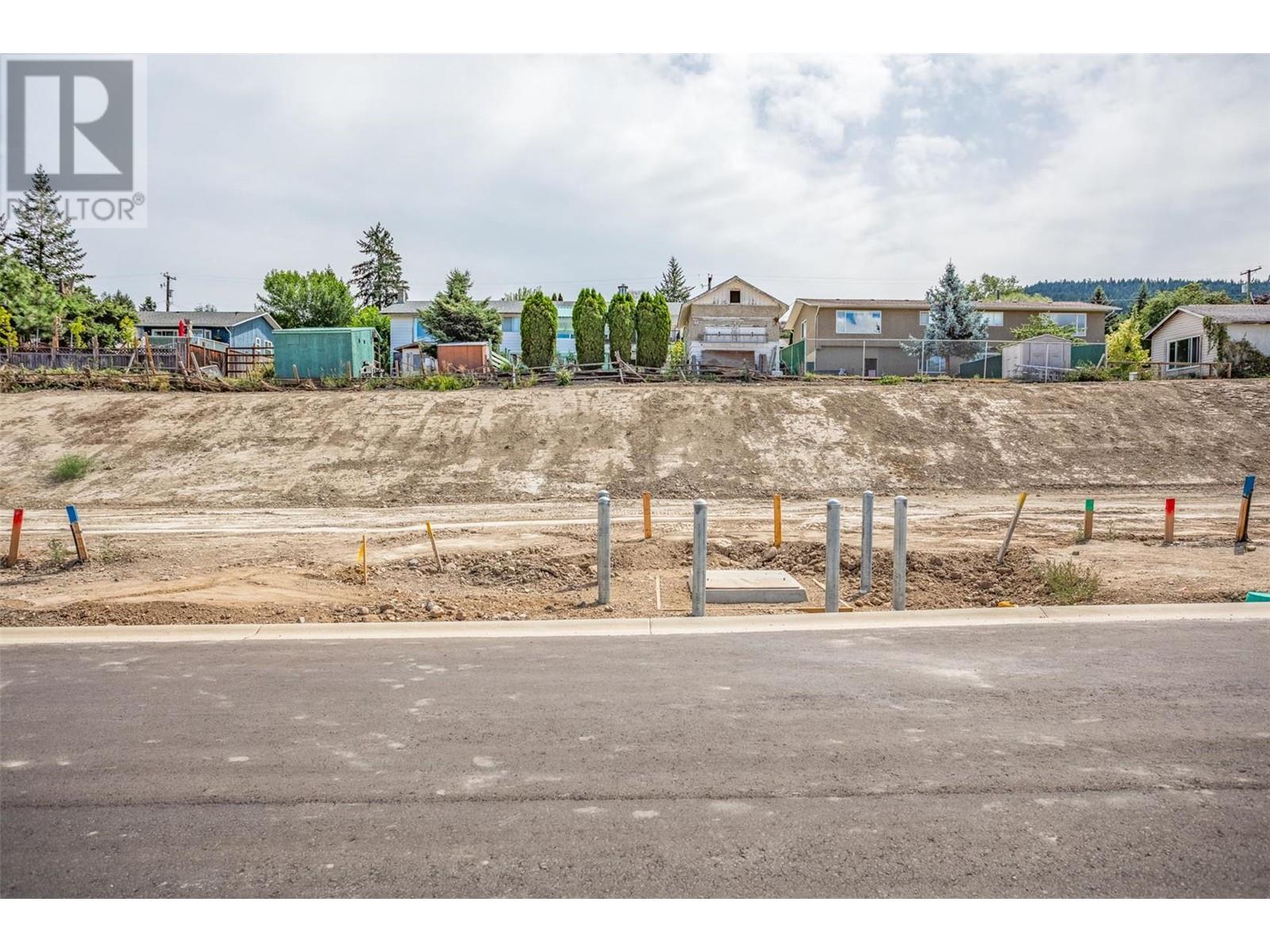 7000 Apollo Road Unit# 14, Vernon, British Columbia  V1H 1M2 - Photo 2 - 10337421