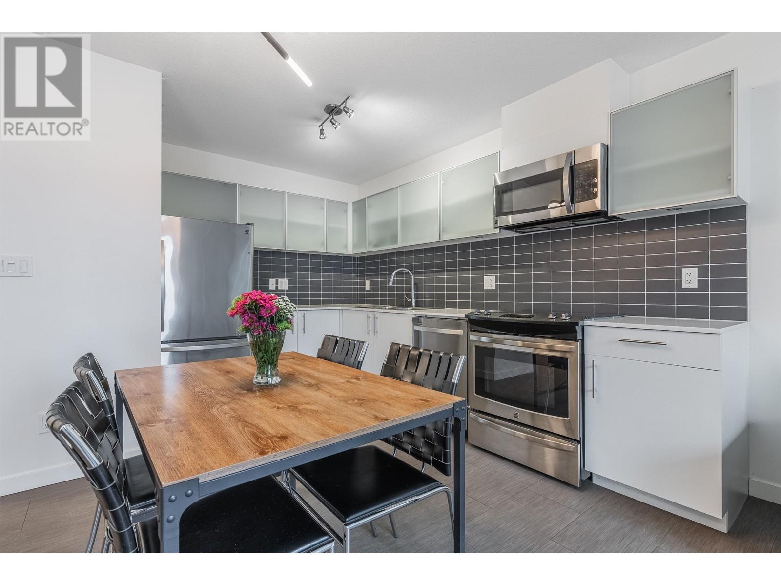 709 66 W CORDOVA STREET, Vancouver, British Columbia
