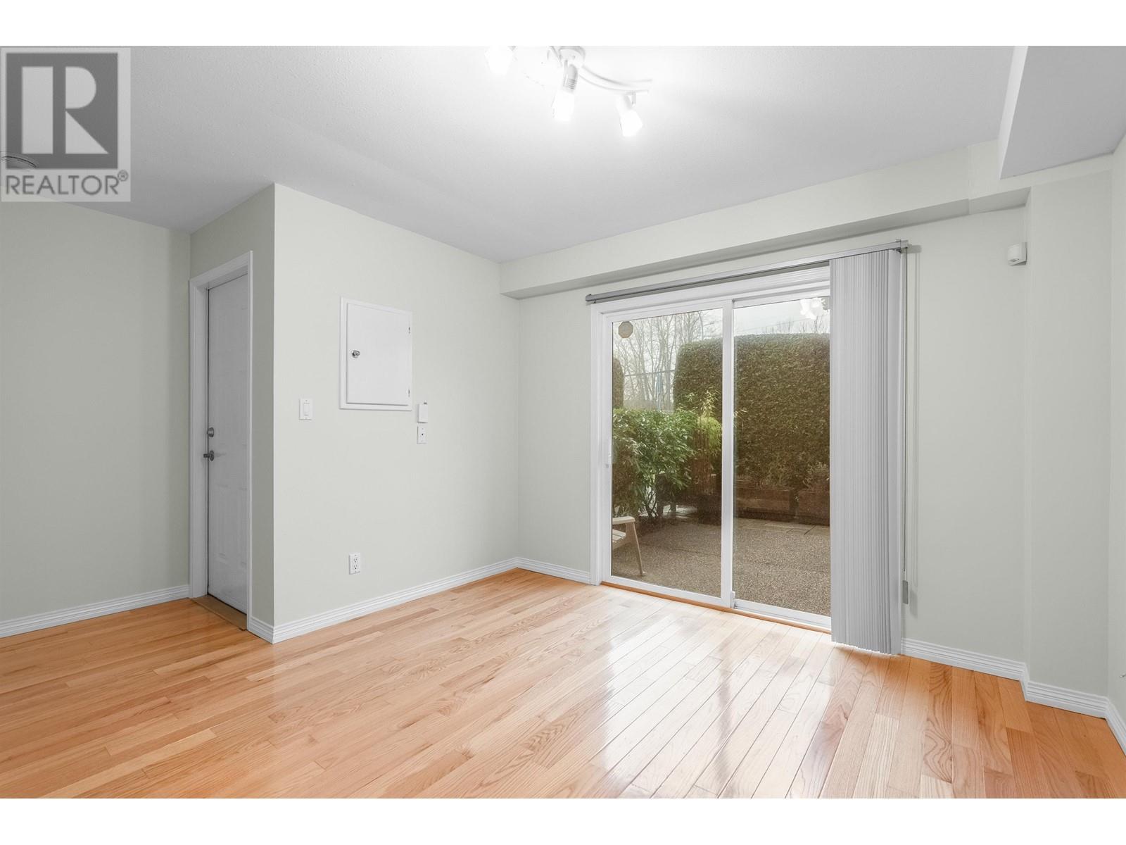 Listing Picture 19 of 26 : 14 22800 WINDSOR COURT, Richmond / 烈治文 - 魯藝地產 Yvonne Lu Group - MLS Medallion Club Member