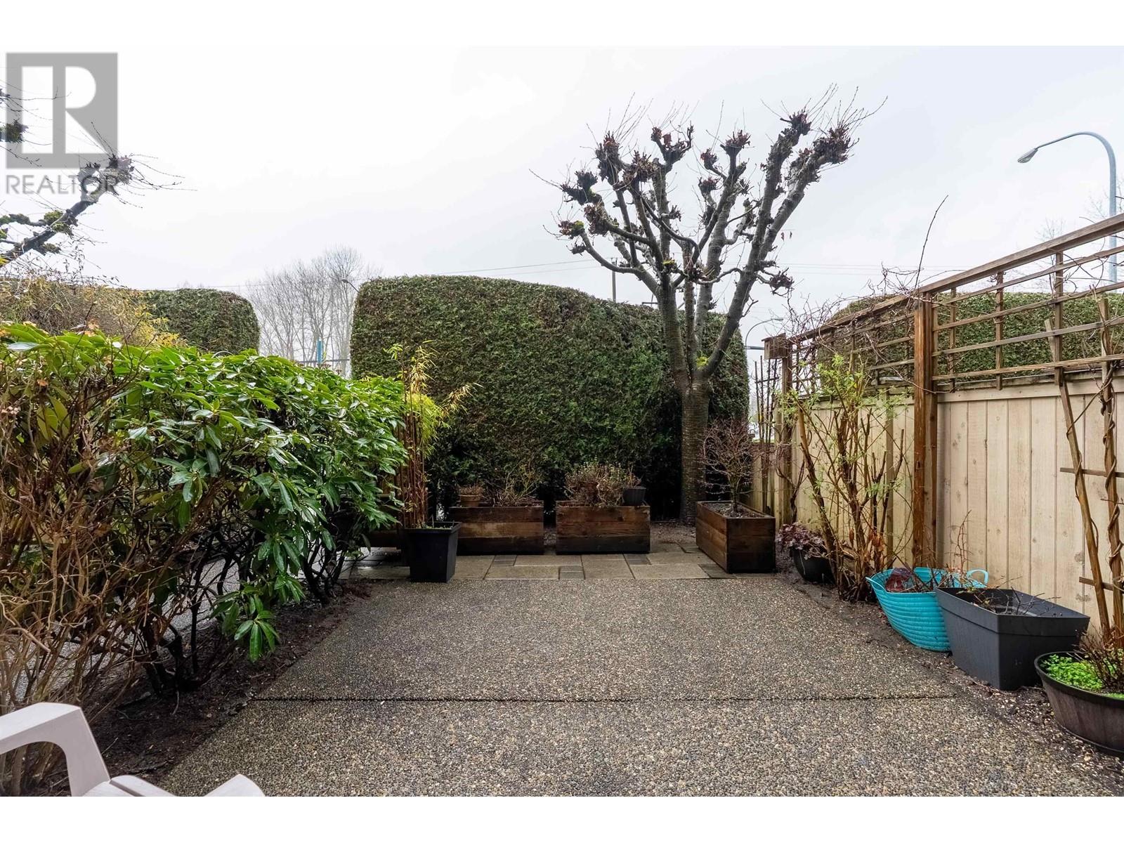 Listing Picture 23 of 26 : 14 22800 WINDSOR COURT, Richmond / 烈治文 - 魯藝地產 Yvonne Lu Group - MLS Medallion Club Member