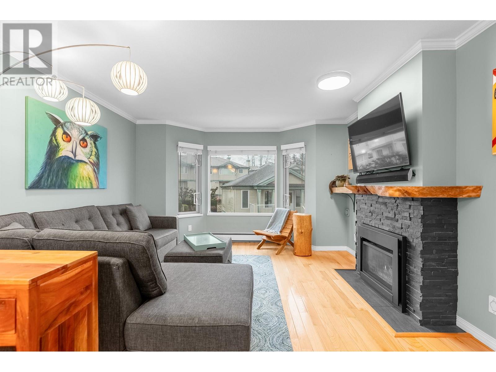 Listing Picture 2 of 26 : 14 22800 WINDSOR COURT, Richmond / 烈治文 - 魯藝地產 Yvonne Lu Group - MLS Medallion Club Member
