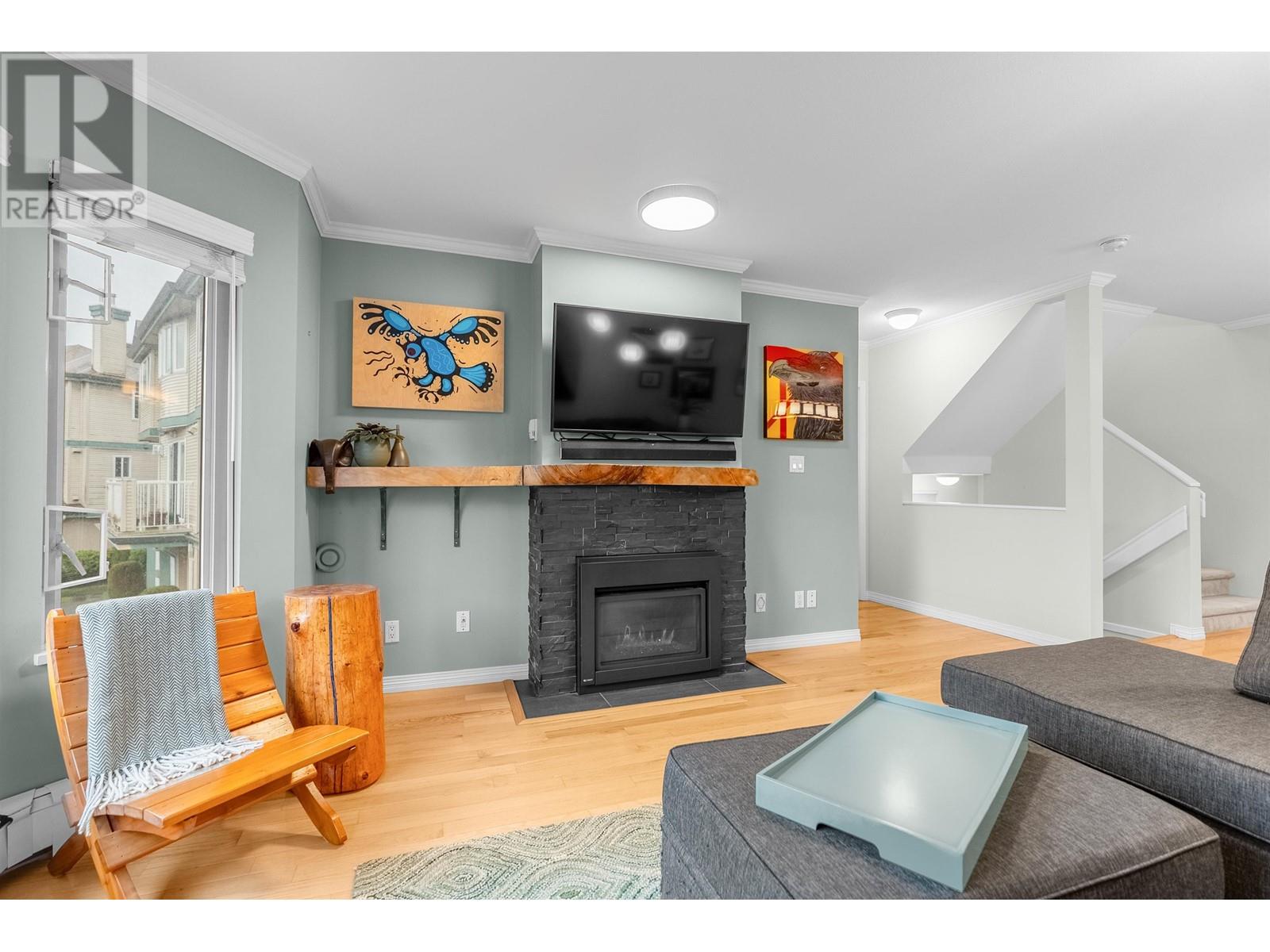 Listing Picture 3 of 26 : 14 22800 WINDSOR COURT, Richmond / 烈治文 - 魯藝地產 Yvonne Lu Group - MLS Medallion Club Member
