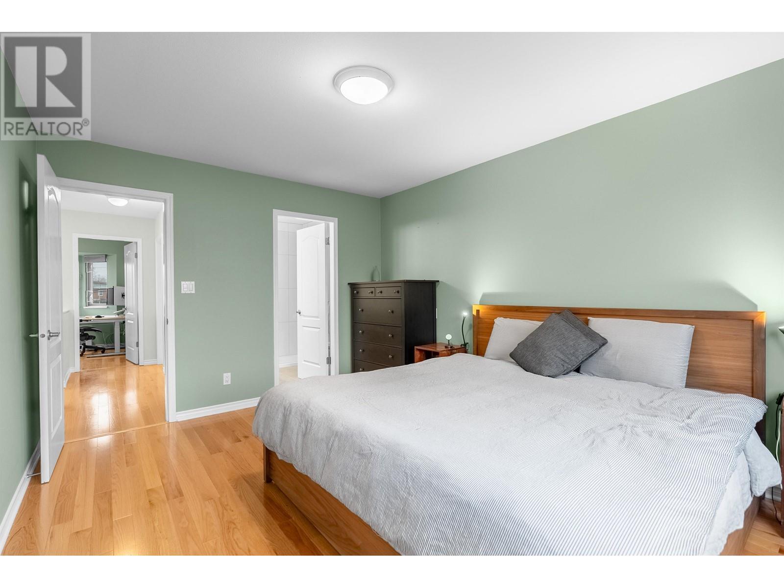 Listing Picture 13 of 26 : 14 22800 WINDSOR COURT, Richmond / 烈治文 - 魯藝地產 Yvonne Lu Group - MLS Medallion Club Member