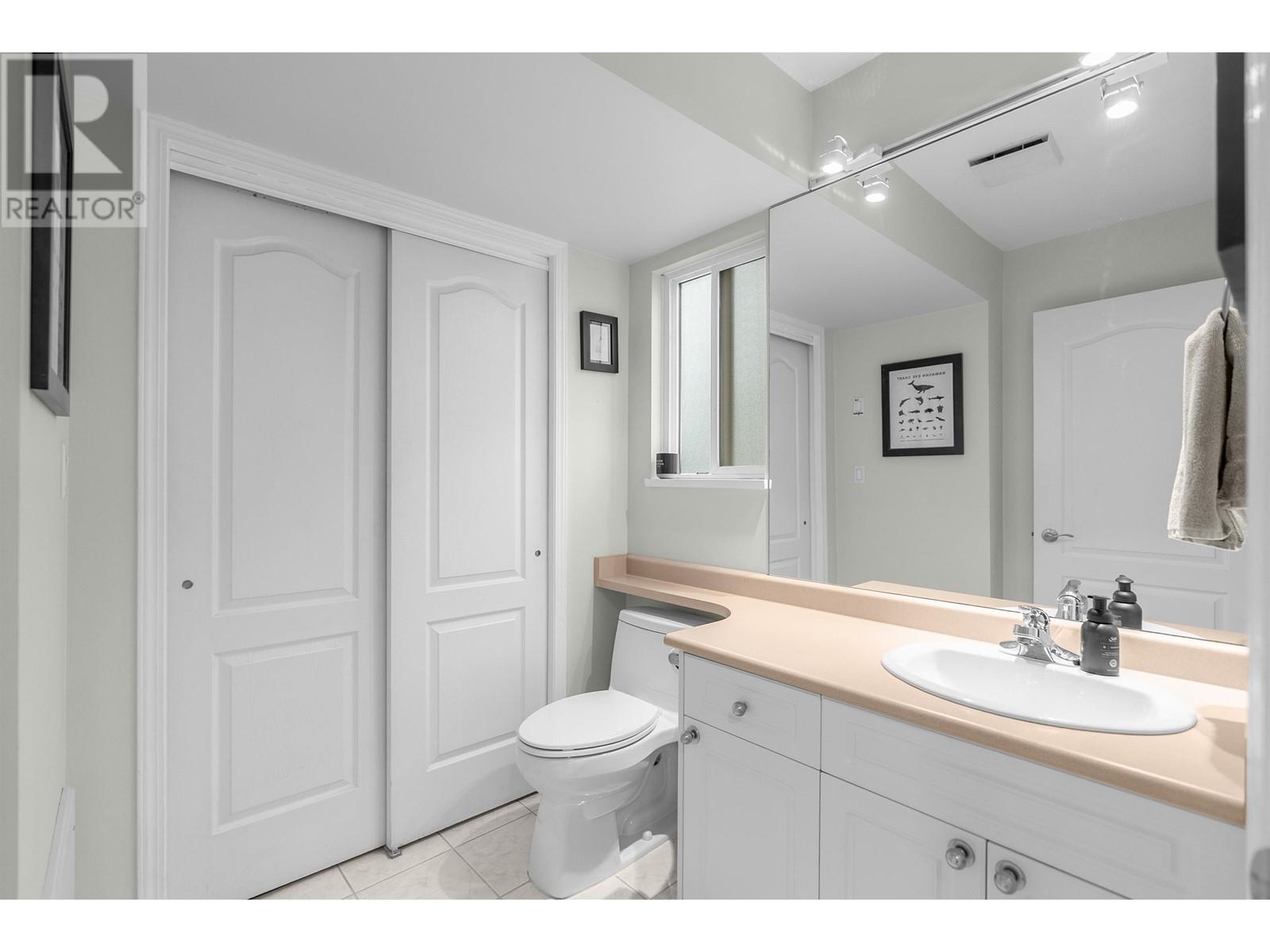 Listing Picture 10 of 26 : 14 22800 WINDSOR COURT, Richmond / 烈治文 - 魯藝地產 Yvonne Lu Group - MLS Medallion Club Member