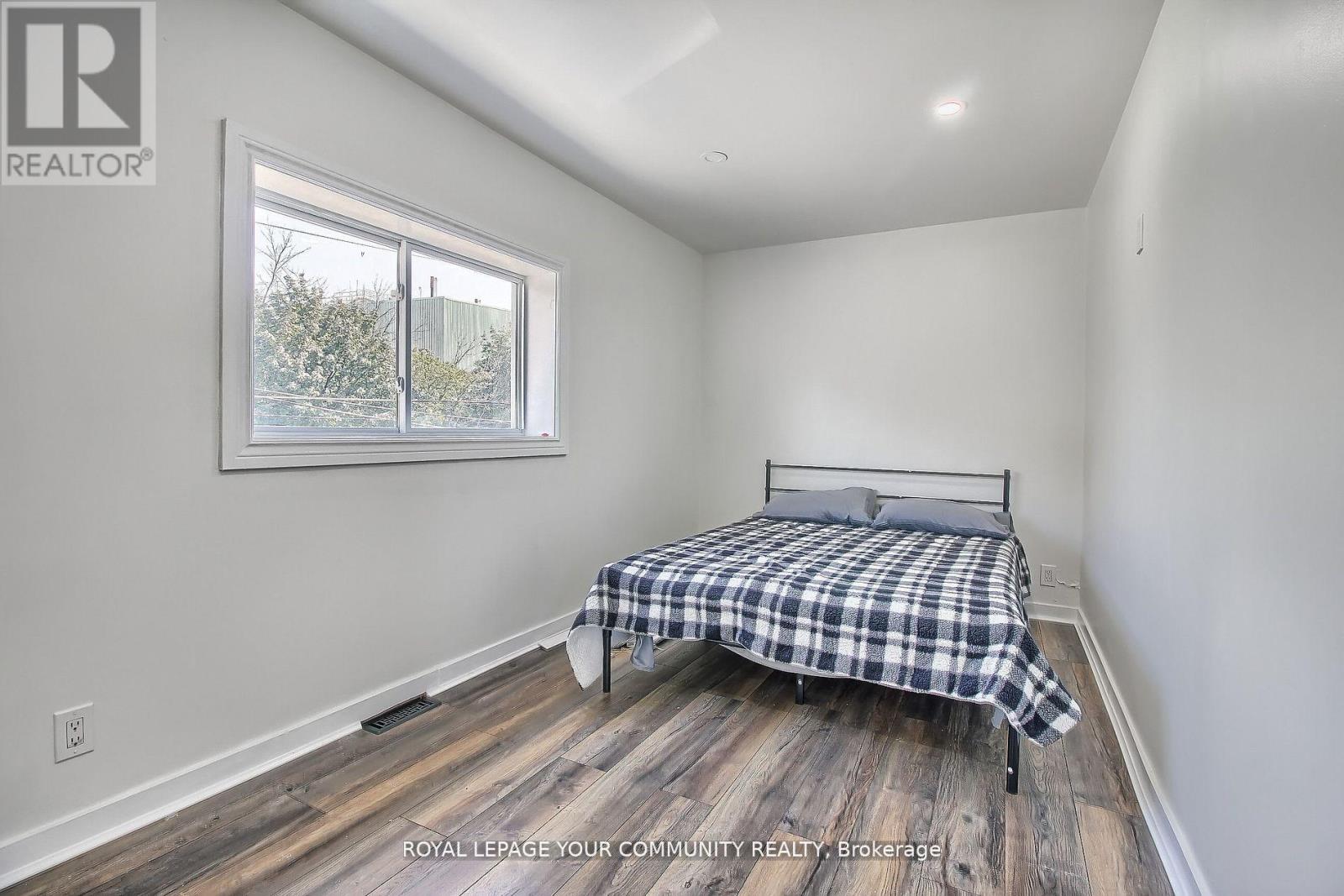 Property at 457 KENILWORTH AVENUE N image 5