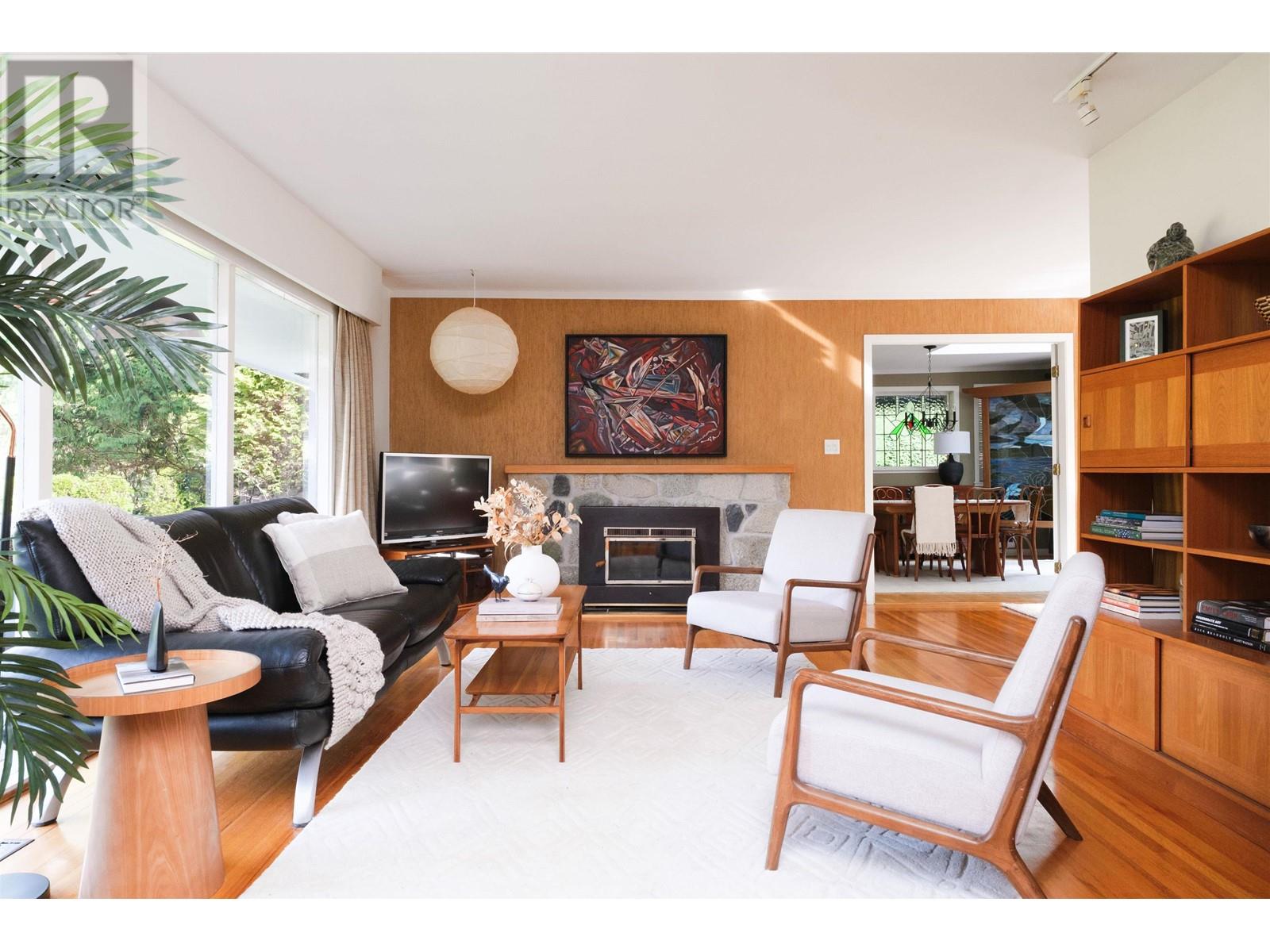 810 Burley Drive, West Vancouver, British Columbia  V7T 1Z6 - Photo 3 - R2976337