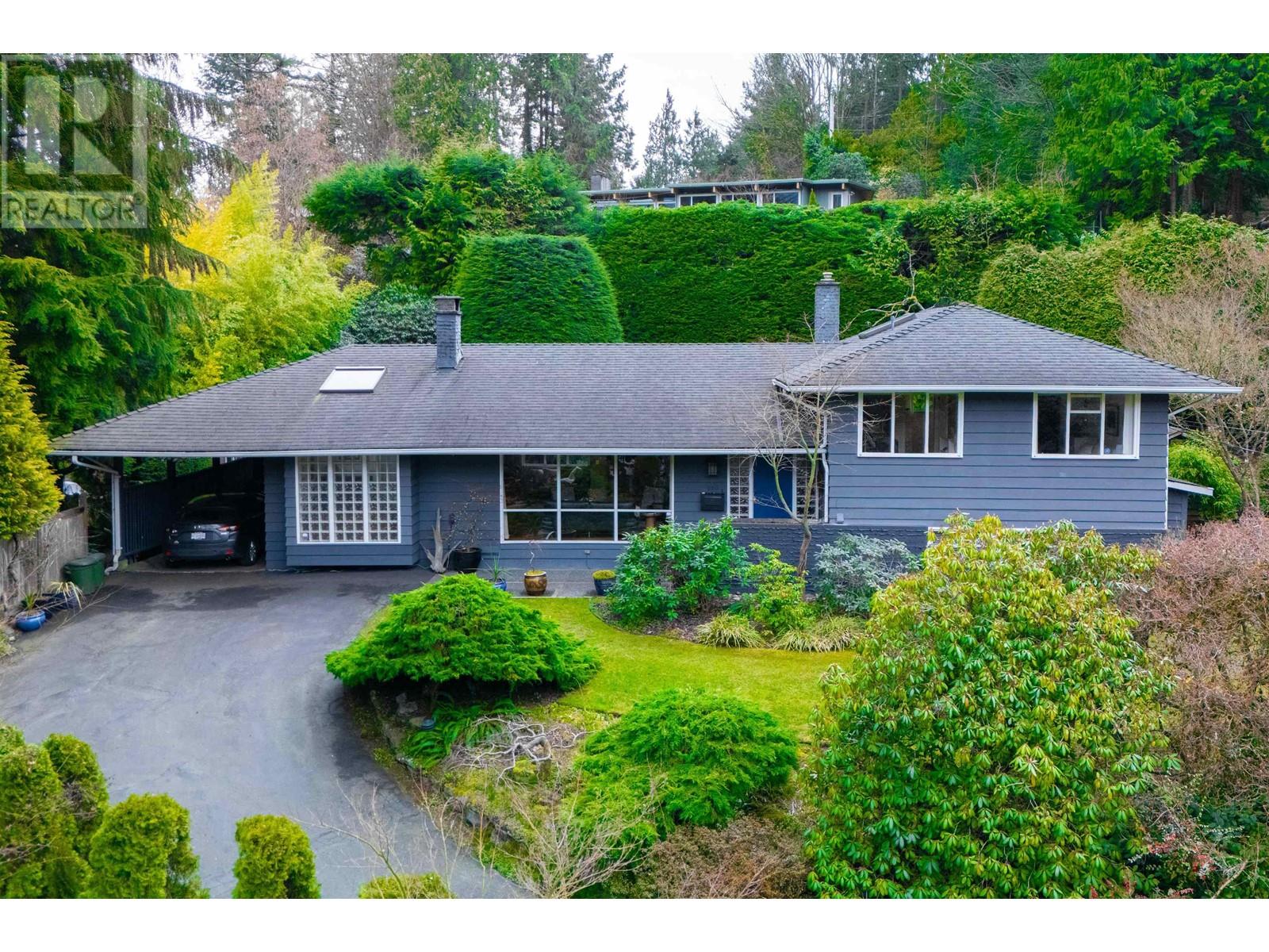 810 Burley Drive, West Vancouver, British Columbia  V7T 1Z6 - Photo 1 - R2976337