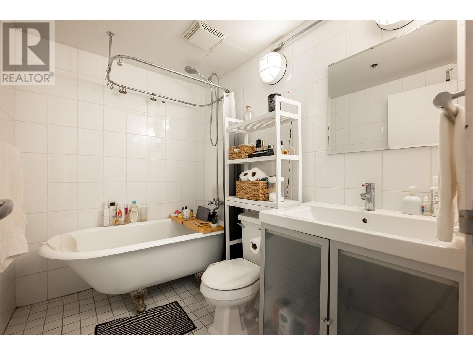 219 1529 W 6th Avenue, Vancouver, British Columbia  V6J 1R1 - Photo 24 - R2976391